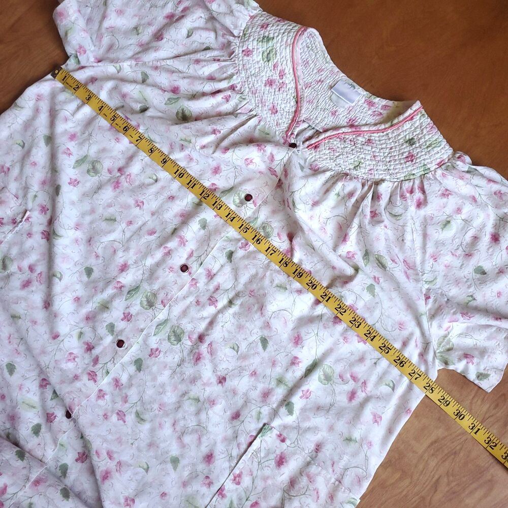 Vintage Floral House Patio Dress Bust 56" Snap Front Pockets Cottagecore Grandma - Picture 8 of 9